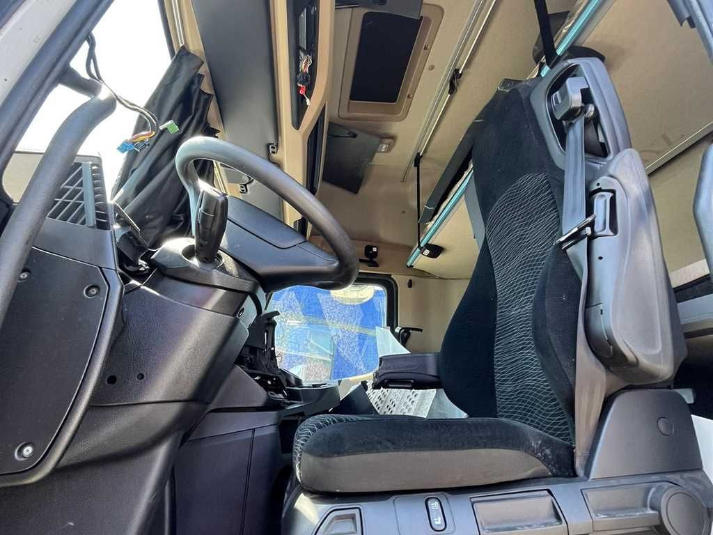 Plachtové nákladné vozidlo Mercedes-Benz Actros 2542, 6X2