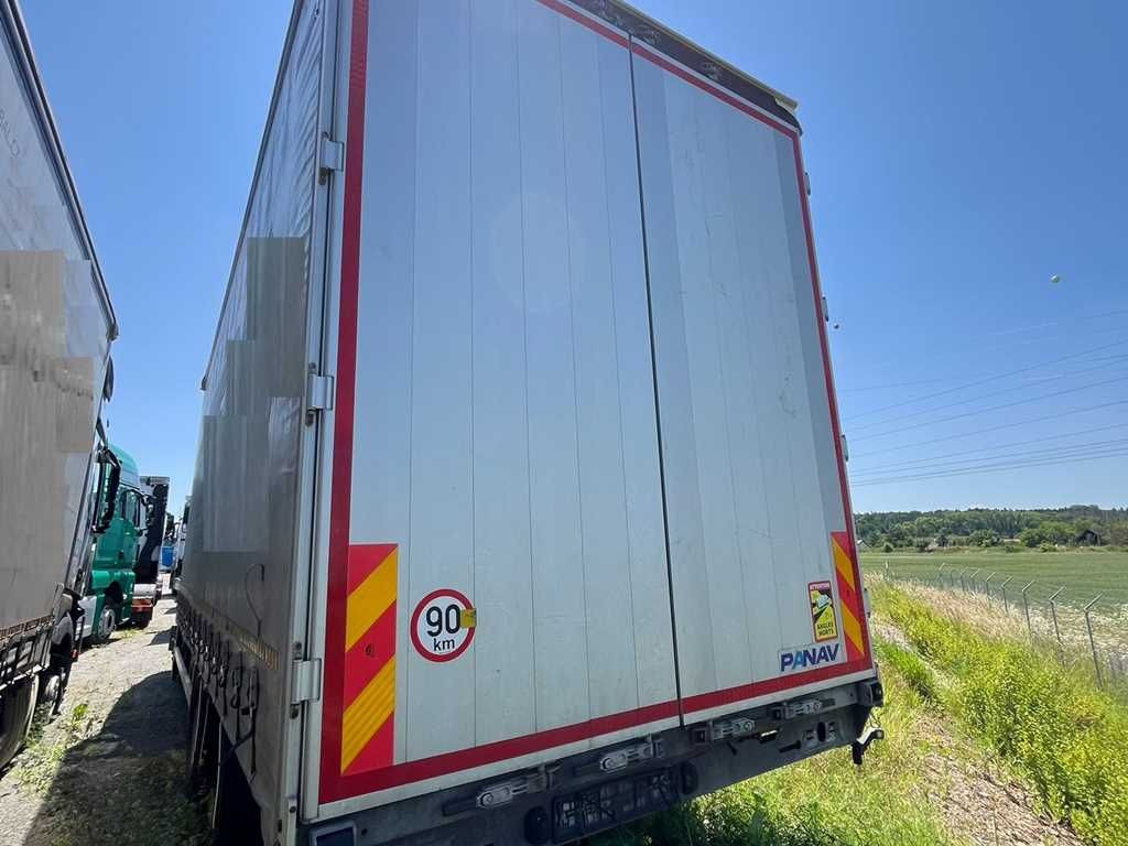 Plachtové nákladné vozidlo Mercedes-Benz Actros 2542, 6X2
