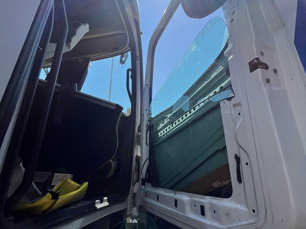 Plachtové nákladné vozidlo Mercedes-Benz Actros 2542, 6X2