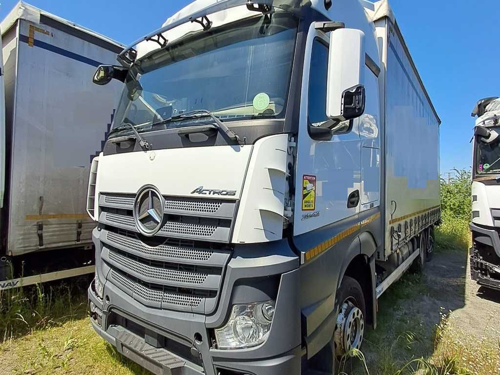 Plachtové nákladné vozidlo Mercedes-Benz Actros 2542, 6X2