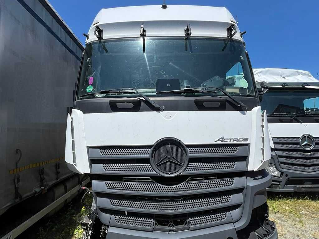 Plachtové nákladné vozidlo Mercedes-Benz Actros 2542, 6X2