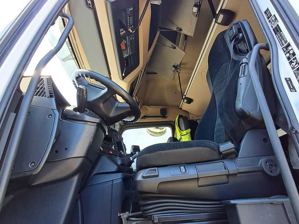 Plachtové nákladné vozidlo Mercedes-Benz Actros 2542, 6X2