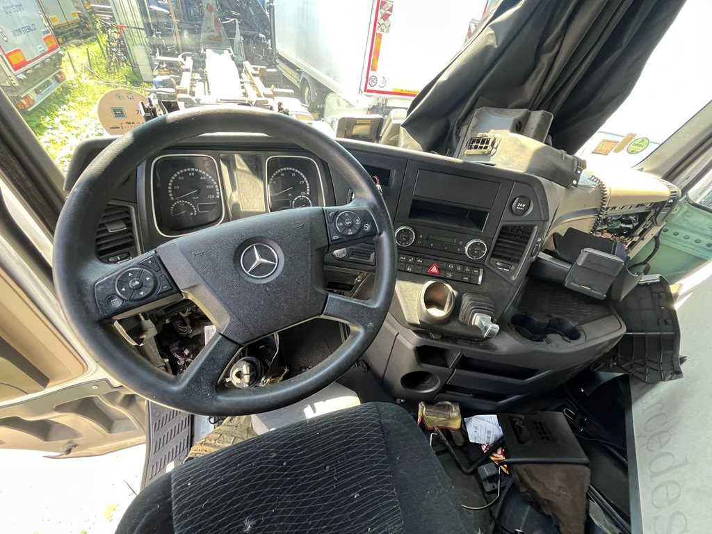 Plachtové nákladné vozidlo Mercedes-Benz Actros 2542, 6X2