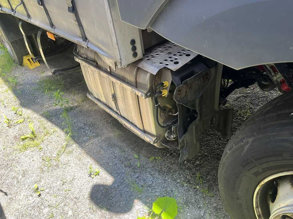 Plachtové nákladné vozidlo Mercedes-Benz Actros 2542, 6X2