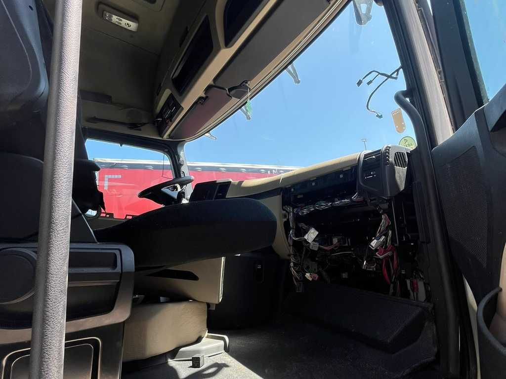 Plachtové nákladné vozidlo Mercedes-Benz Actros 2542, 6X2