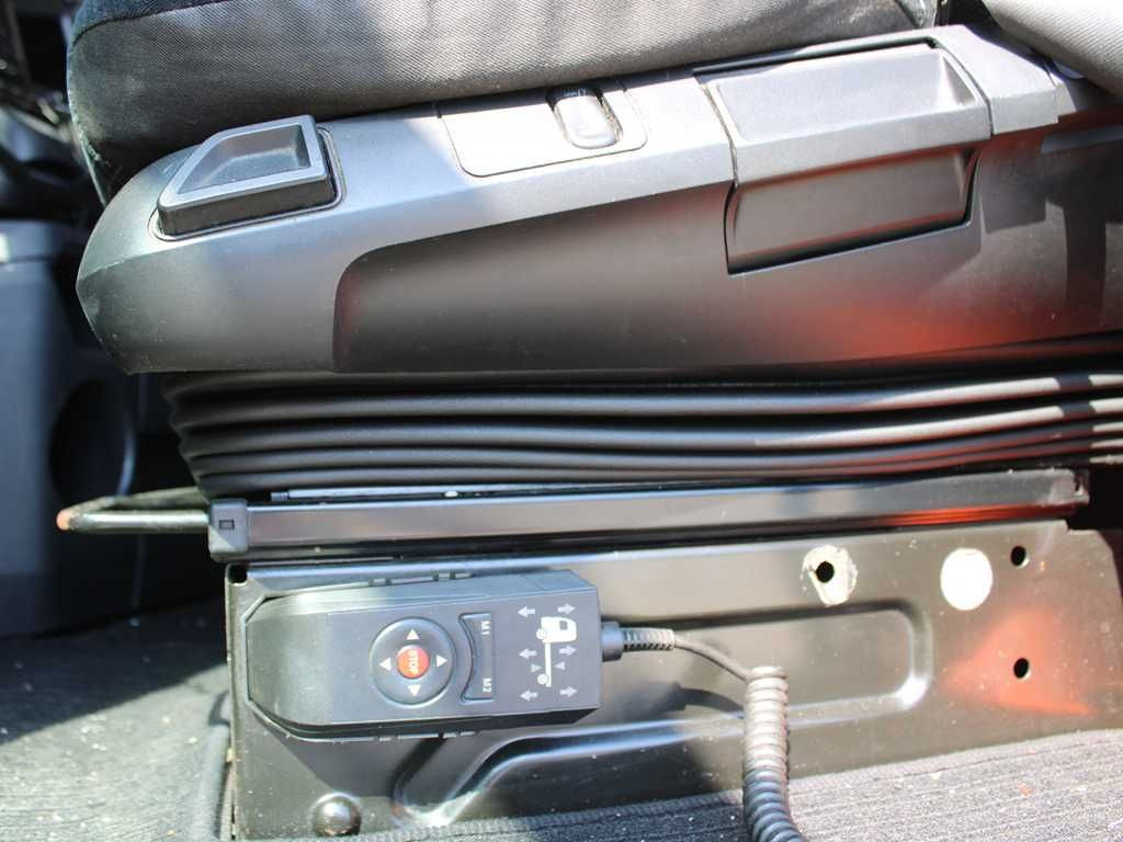 Plachtové nákladné vozidlo Mercedes-Benz Actros 2542, 6X2, EURO 6 + PANAV TV018H