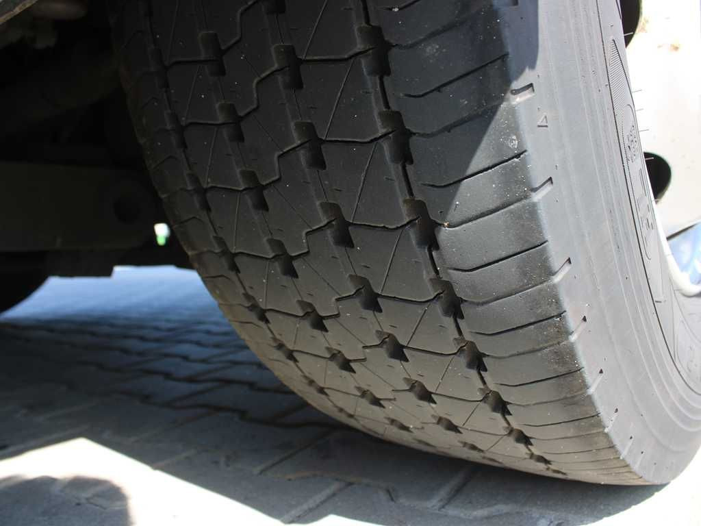 Plachtové nákladné vozidlo Mercedes-Benz Actros 2542, 6X2, EURO 6 + PANAV TV018H