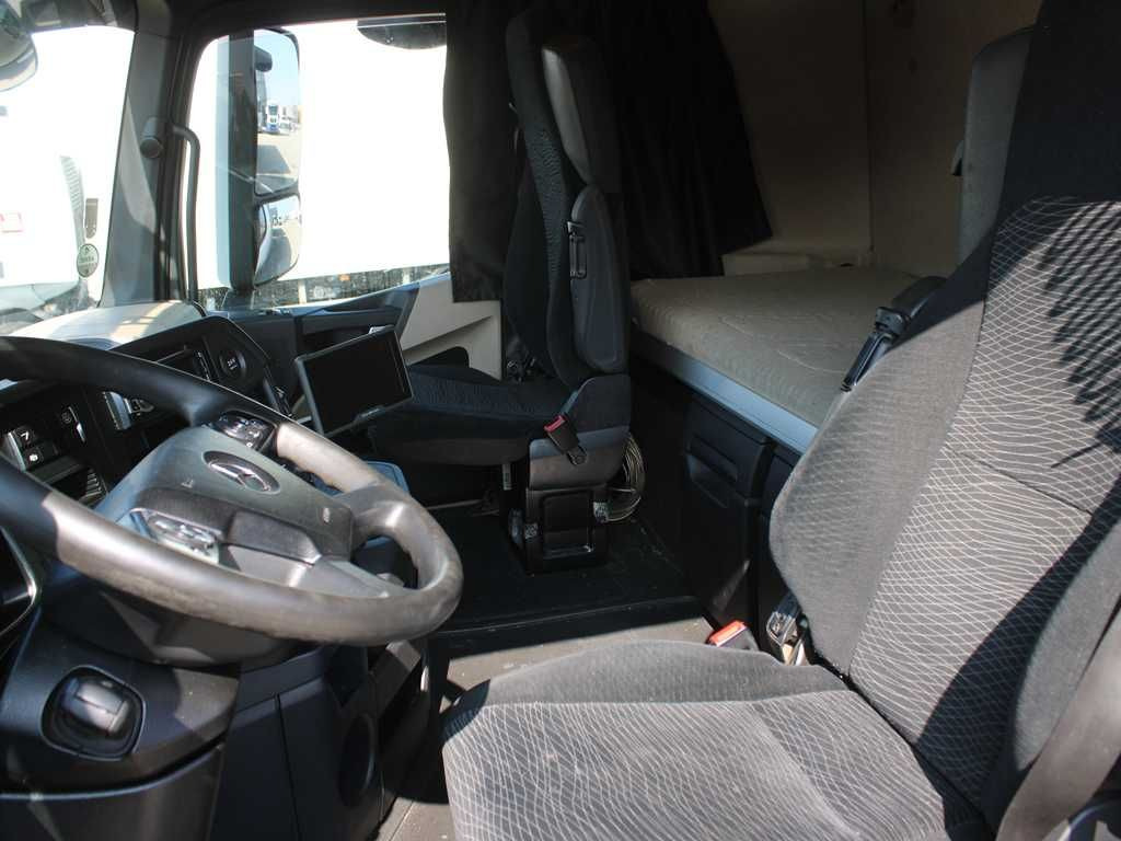 Plachtové nákladné vozidlo Mercedes-Benz Actros 2542, EURO 6, 6X2 + PANAV TV018M