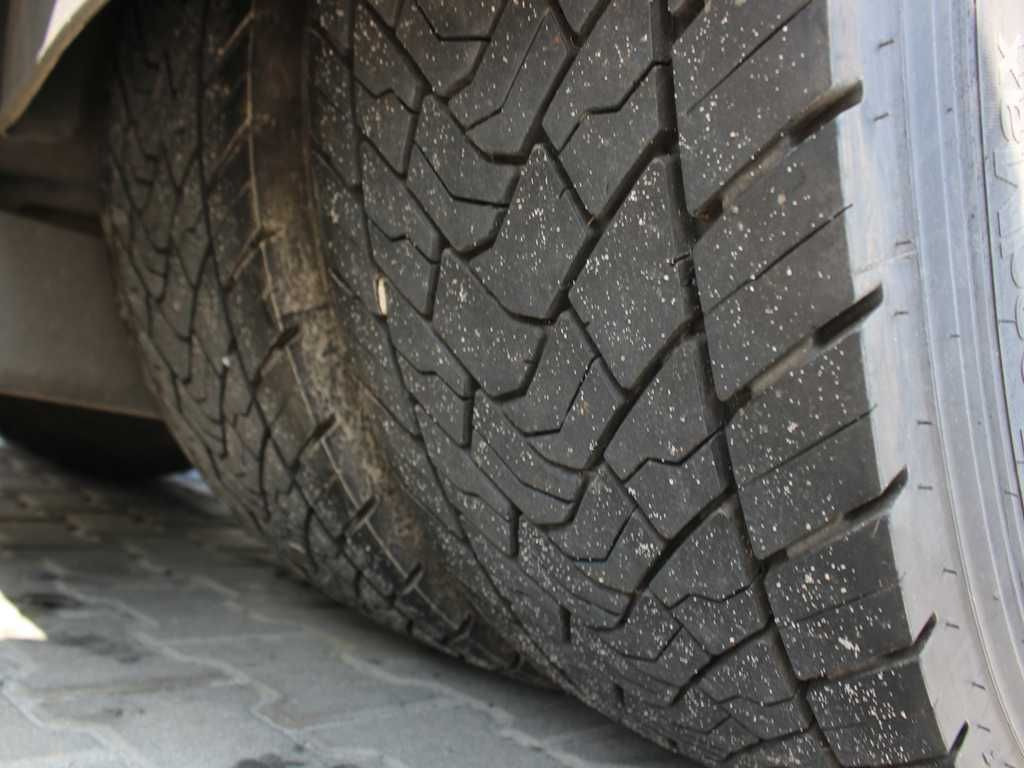 Plachtové nákladné vozidlo Mercedes-Benz Actros 2542, EURO 6, 6X2 + PANAV TV018M