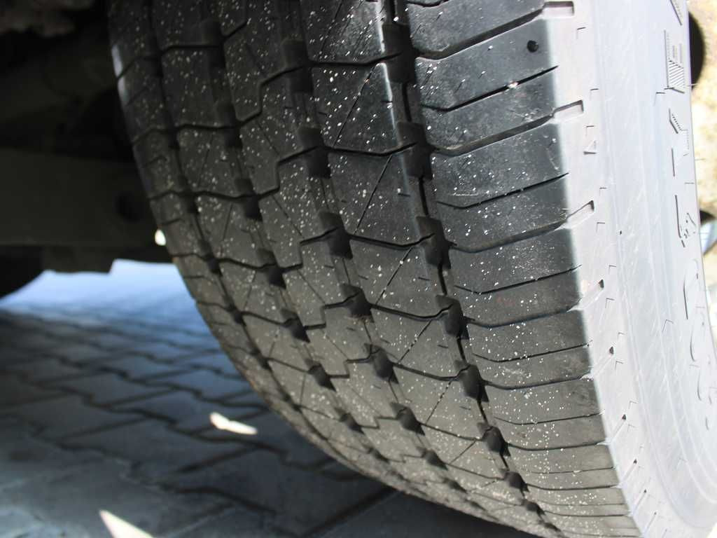 Plachtové nákladné vozidlo Mercedes-Benz Actros 2542, EURO 6, 6X2 + PANAV TV018M