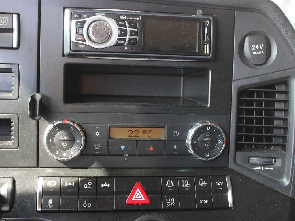 Plachtové nákladné vozidlo Mercedes-Benz Actros 2542, EURO 6, 6X2 + PANAV TV018M