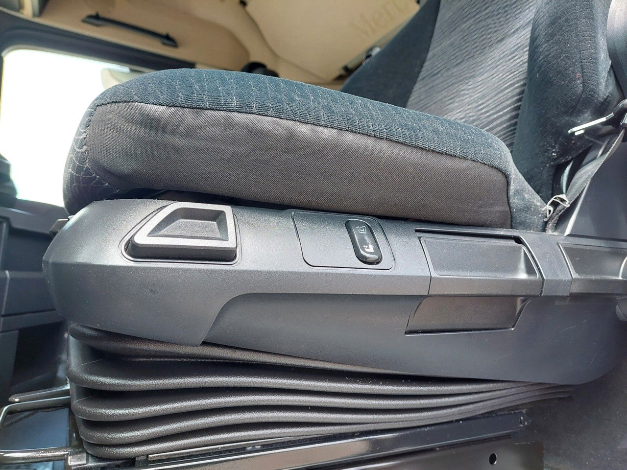 Plachtové nákladné vozidlo Mercedes-Benz Actros 2545 L/NR 6x2 + Wielton PC2K Durchbar