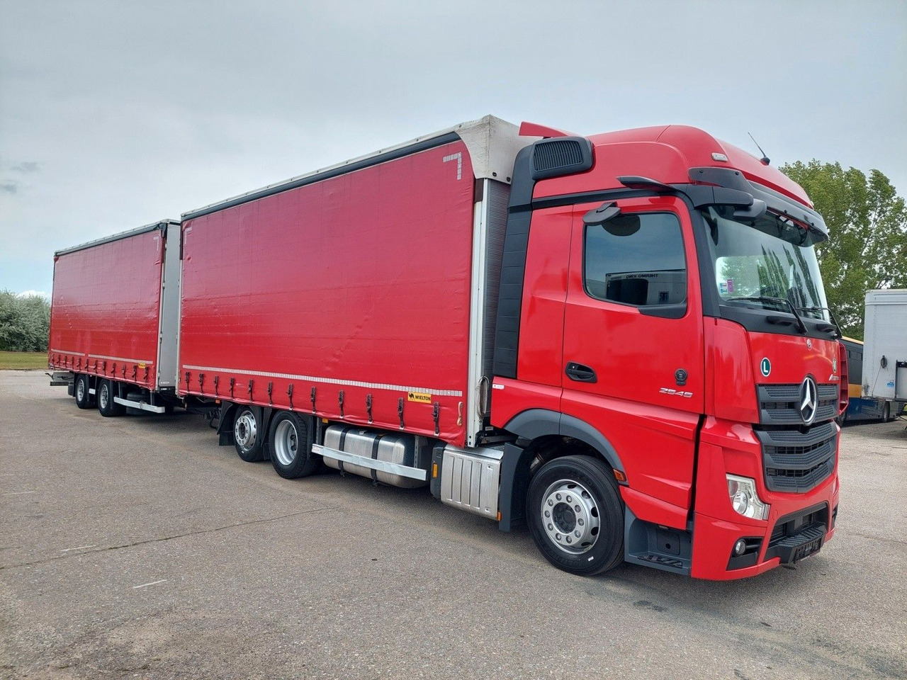 Plachtové nákladné vozidlo Mercedes-Benz Actros 2545 L/NR 6x2 + Wielton PC2K Durchbar