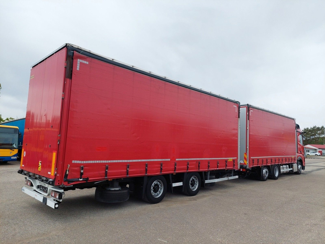 Plachtové nákladné vozidlo Mercedes-Benz Actros 2545 L/NR 6x2 + Wielton PC2K Durchbar