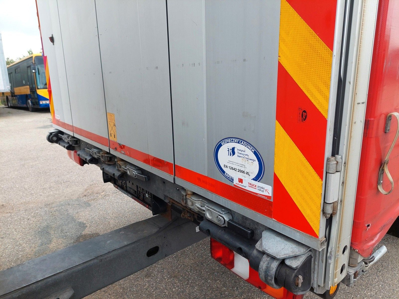 Plachtové nákladné vozidlo Mercedes-Benz Actros 2545 L/NR 6x2 + Wielton PC2K Durchbar