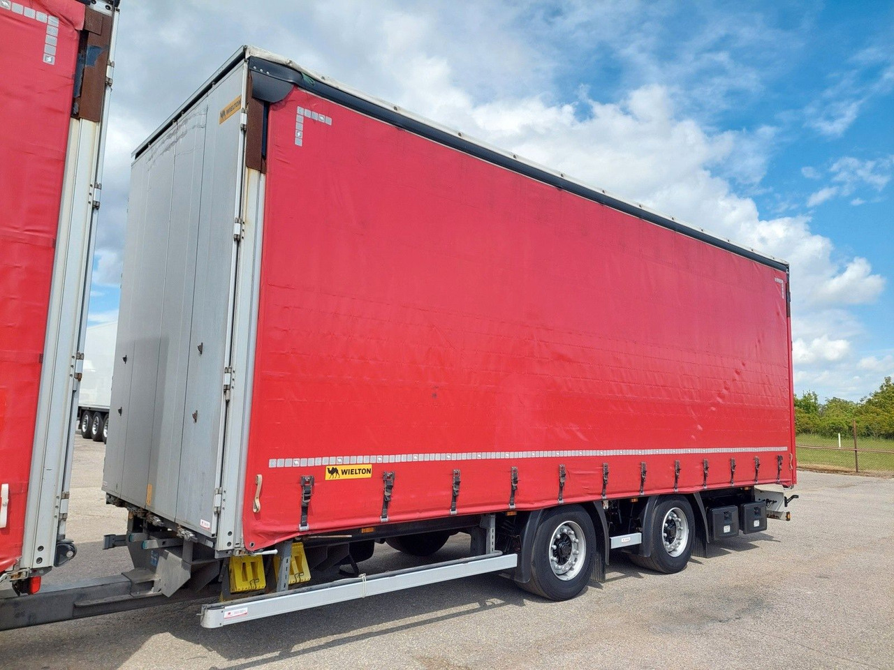 Plachtové nákladné vozidlo Mercedes-Benz Actros 2545 L/NR 6x2 + Wielton PC2K Durchbar