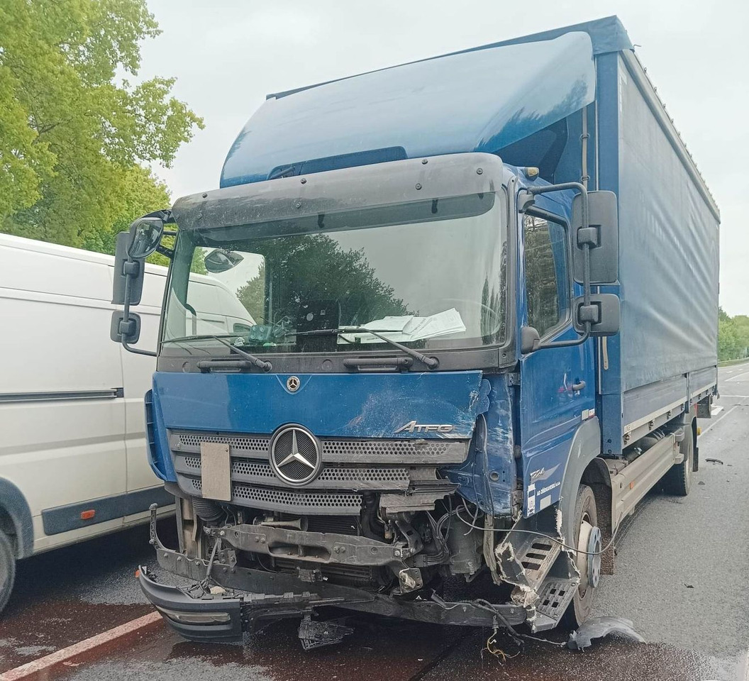 Plachtové nákladné vozidlo Mercedes-Benz Atego 1224L 4x2 LBW UNFALL!!!