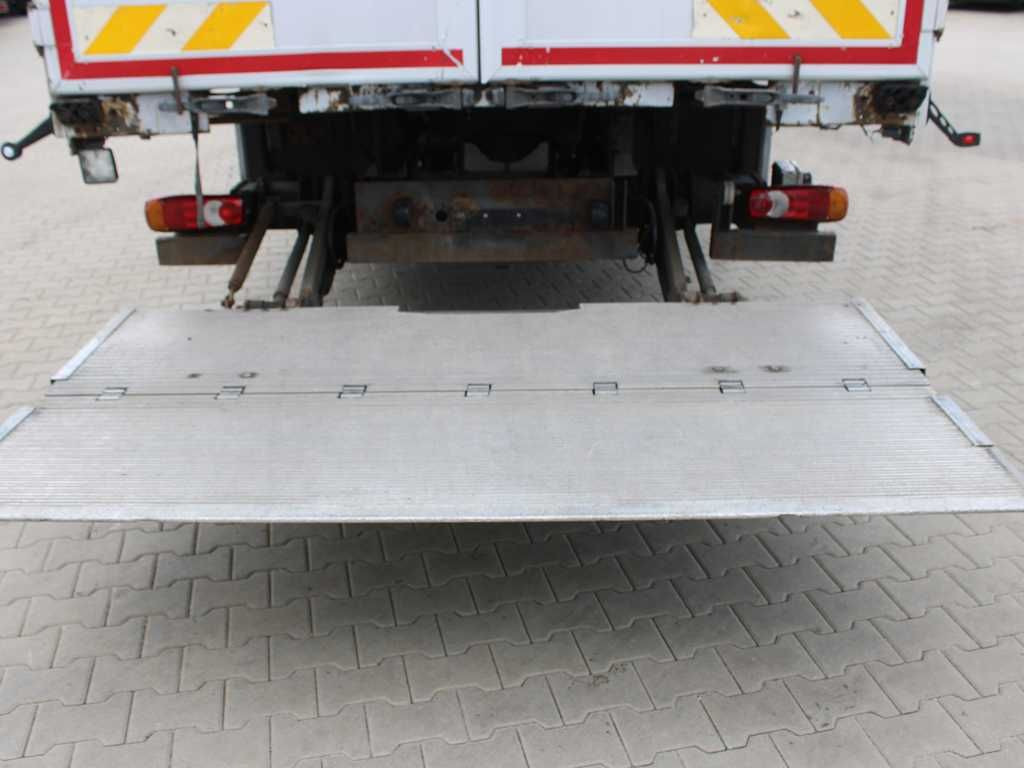 Plachtové nákladné vozidlo Renault MIDLUM 220.12, EURO 5, TAIL LIFT