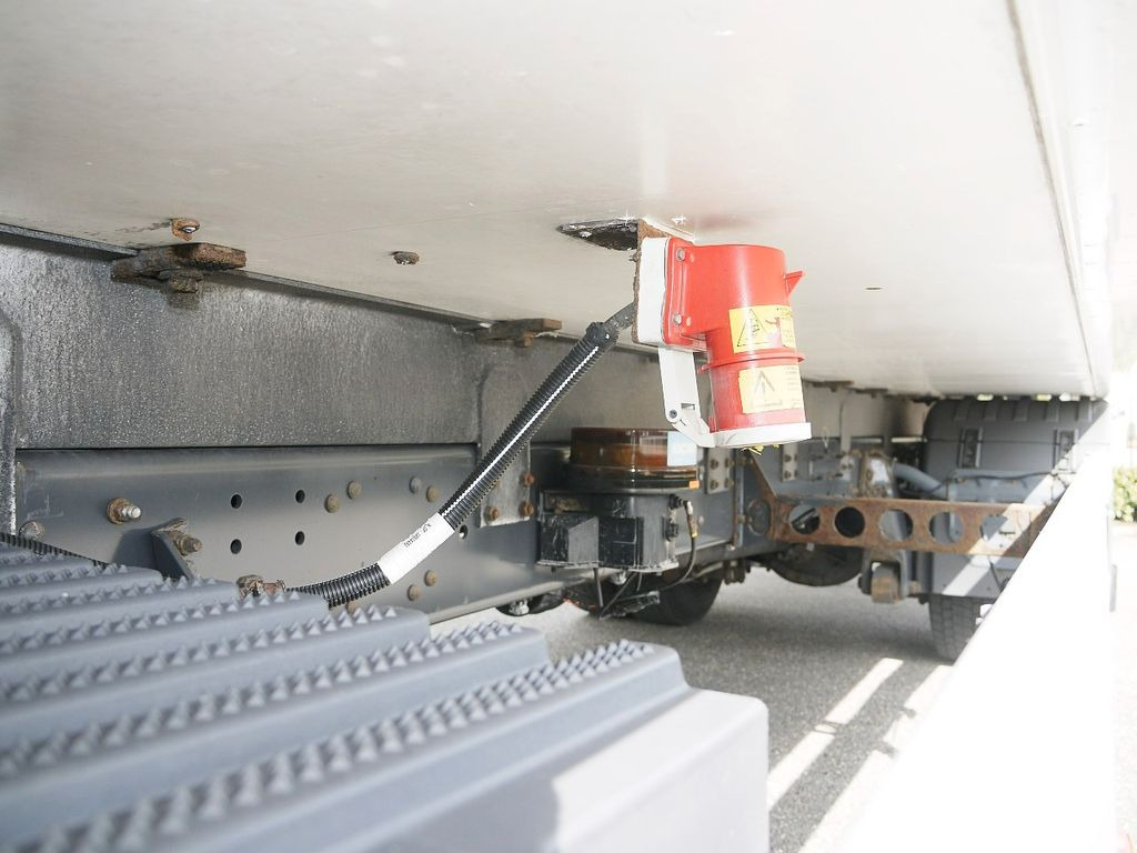 Chladirenské nákladné vozidlo Scania P230 19T KUHLKOFFER CARRIER SUPRA 850MULTIi T: obrázok 18