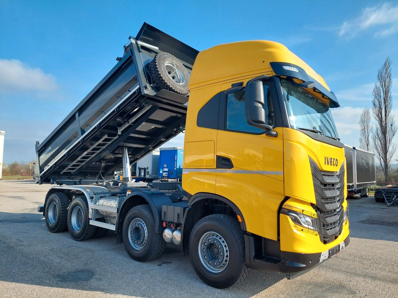 Sklápač Iveco AS360X53Z Stralis X-WAY 8x4 Bordmatik