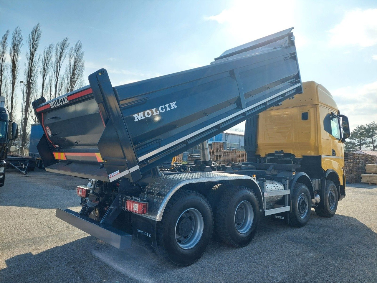 Sklápač Iveco AS360X53Z Stralis X-WAY 8x4 Bordmatik