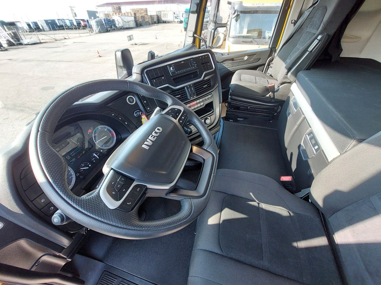 Sklápač Iveco AS360X53Z Stralis X-WAY 8x4 Bordmatik