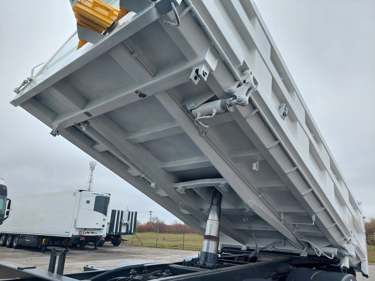 Sklápač MAN TGS 33.480 6x6 BB Bordmatik