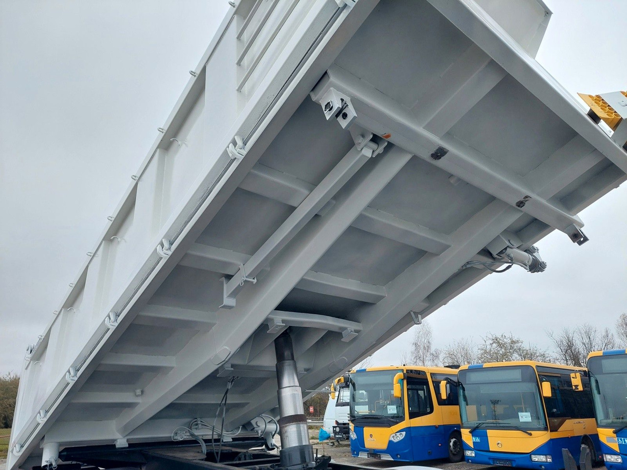 Sklápač MAN TGS 33.480 6x6 BB Bordmatik