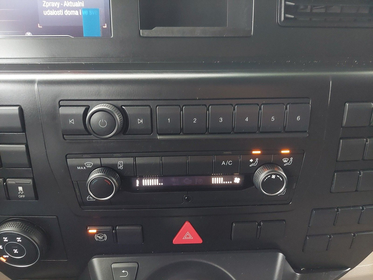 Sklápač MAN TGS 35.520 6X6 BB CH