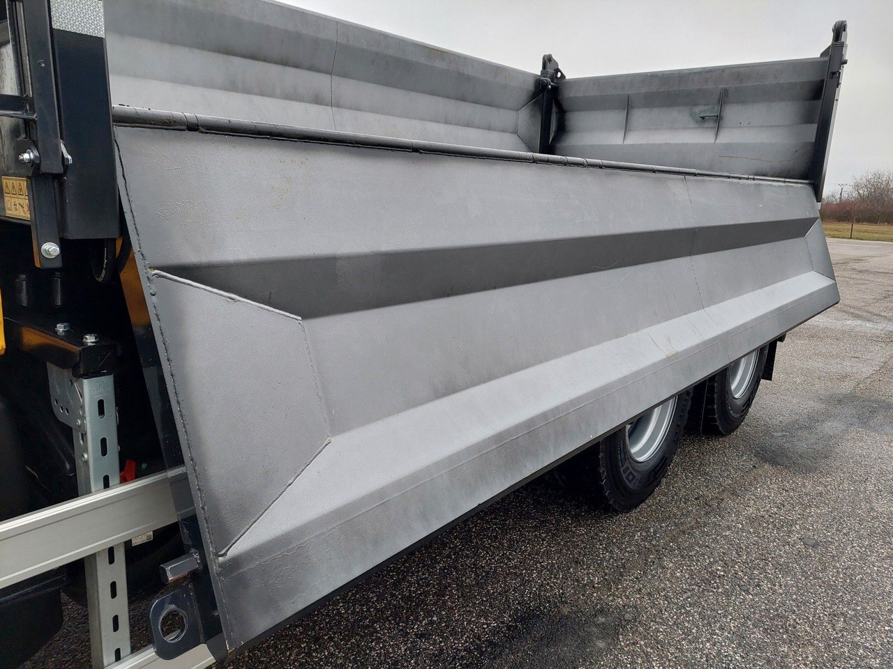 Sklápač MAN TGS 35.520 6X6 BB CH