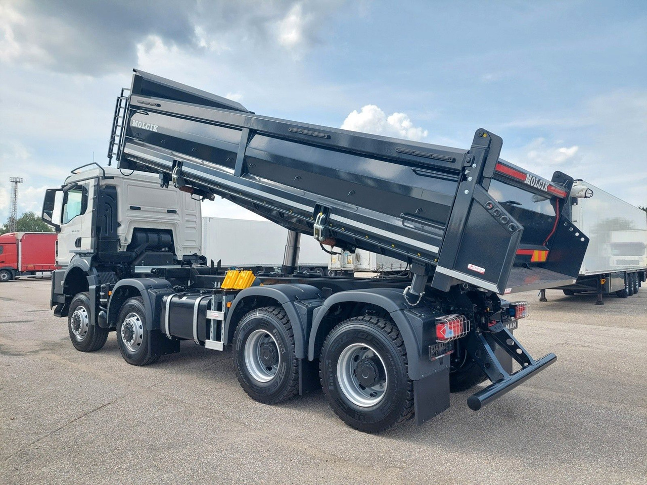 Sklápač MAN TGS 41.480 8X6 BB CH