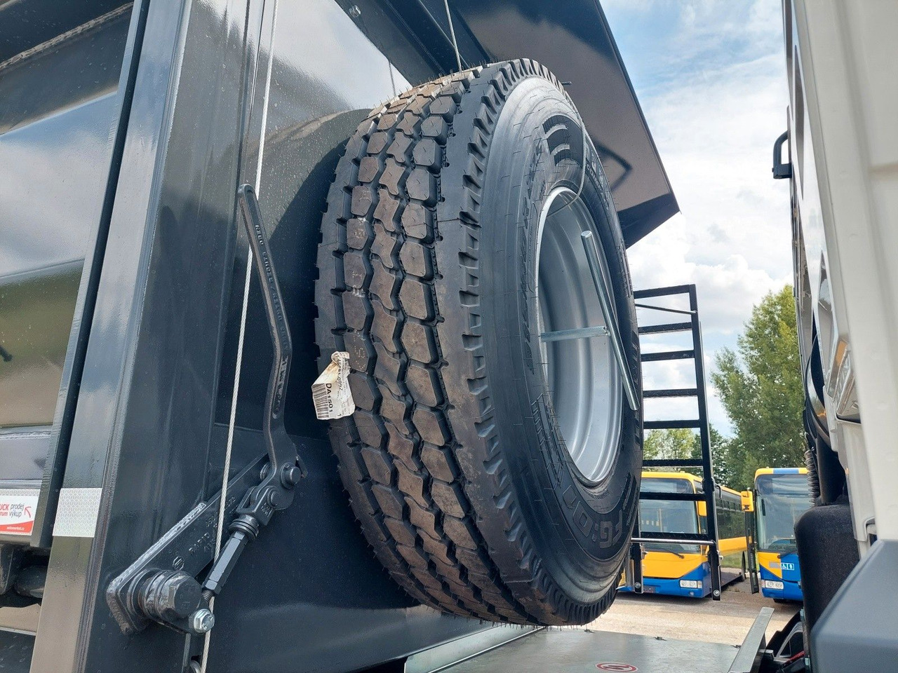 Sklápač MAN TGS 41.520 8X6 BB CH