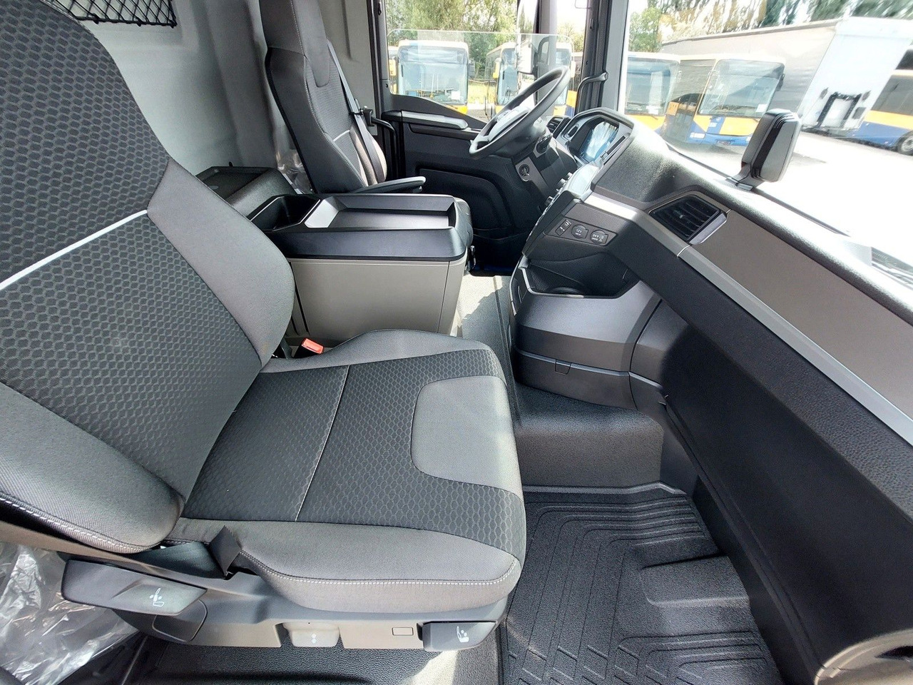 Sklápač MAN TGS 41.520 8X6 BB CH