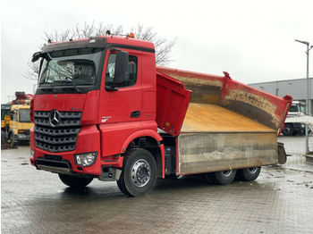 Sklápač Mercedes-Benz Arocs 2658 K 6x4 3-Achs Kipper Bordmatik