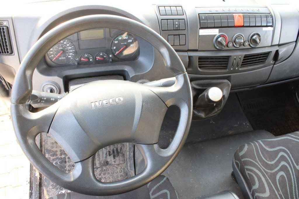 Skříňový nákladní auto Iveco EUROCARGO 75E21, HYDRAULIC LIFT, EURO 6