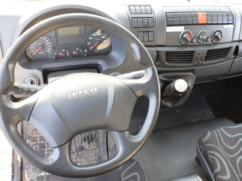 Skříňový nákladní auto Iveco EUROCARGO 75E21, TAIL LIFT, EURO 6