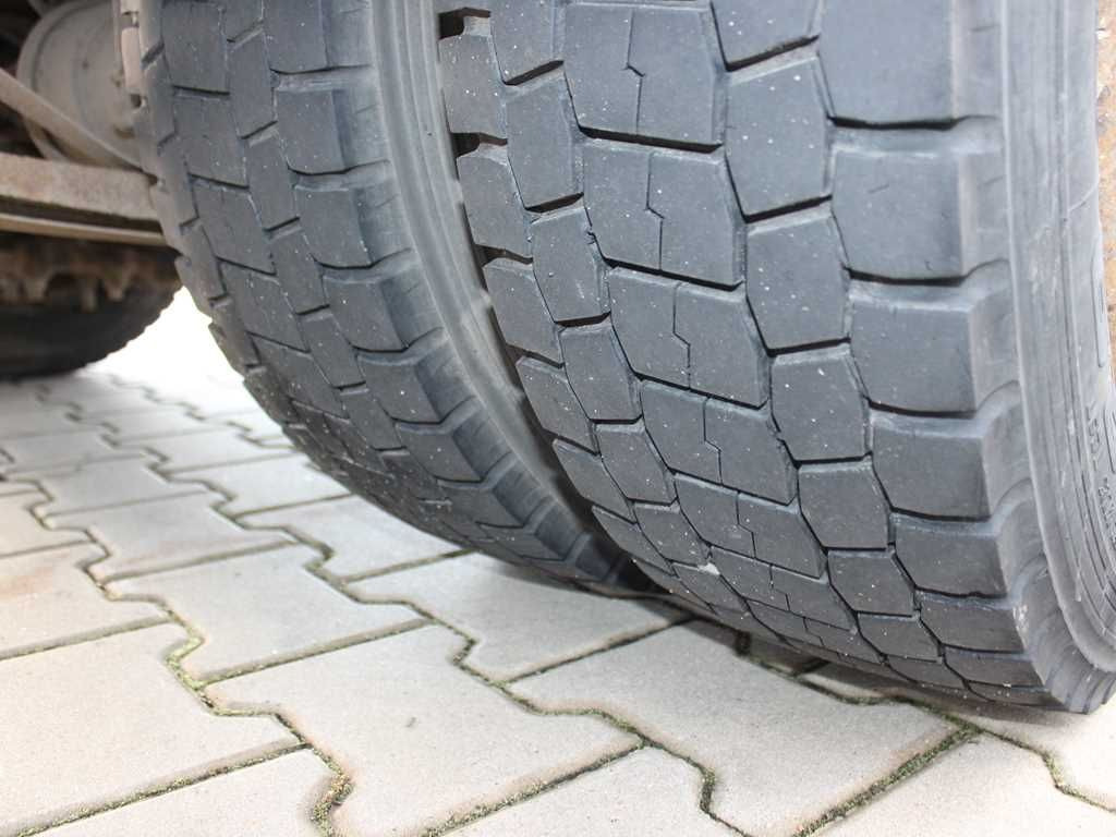 Skříňový nákladní auto Iveco EUROCARGO ML75E17, TAIL LIFT, SLEEPING CABIN