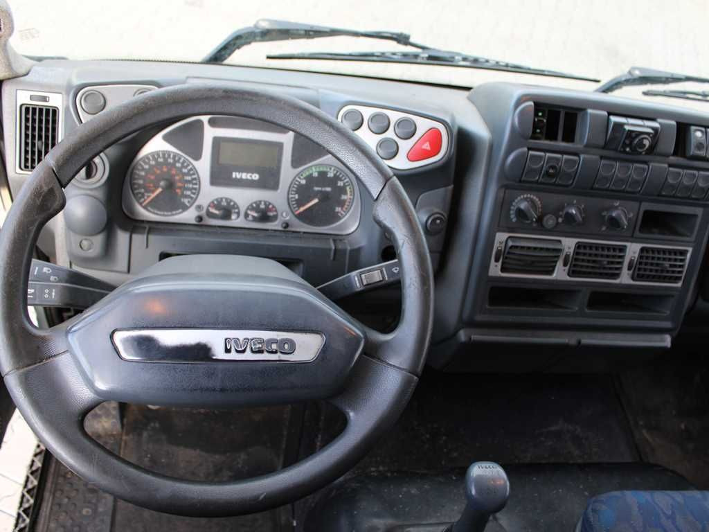 Skříňový nákladní auto Iveco EUROCARGO ML75E17, TAIL LIFT, SLEEPING CABIN
