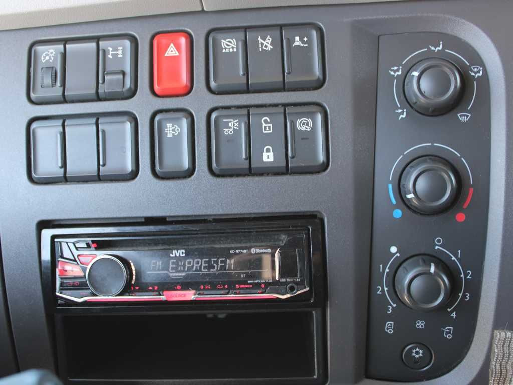 Valníkový/ Plošinový nákladný automobil DAF EURO 6
