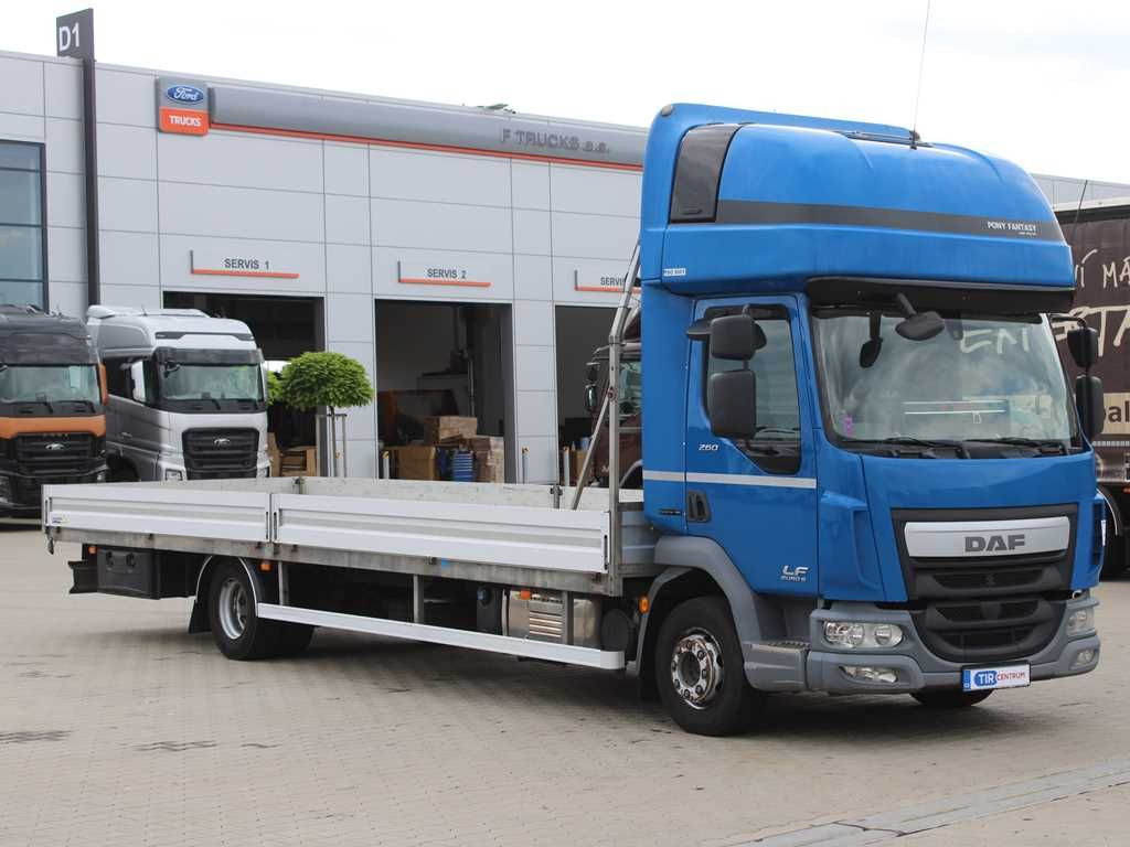 Valníkový/ Plošinový nákladný automobil DAF LF 260, SLEEPING CABIN, EURO 6, PNEU 80%