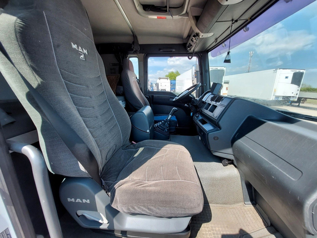 Valníkový/ Plošinový nákladný automobil MAN GA 26.320 6X2-2 BL + Kran Fassi F110AC22