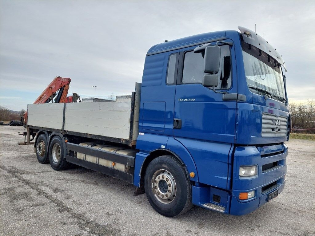 Valníkový/ Plošinový nákladný automobil MAN TGA 26.430 LL s HR FASSI F150A.23 6x2-2