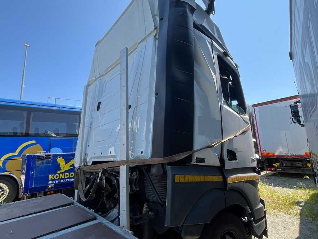 Valníkový/ Plošinový nákladný automobil Mercedes-Benz Actros 2542, 6X2
