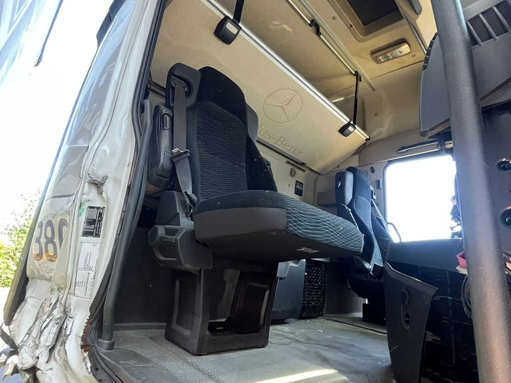Valníkový/ Plošinový nákladný automobil Mercedes-Benz Actros 2542, 6X2