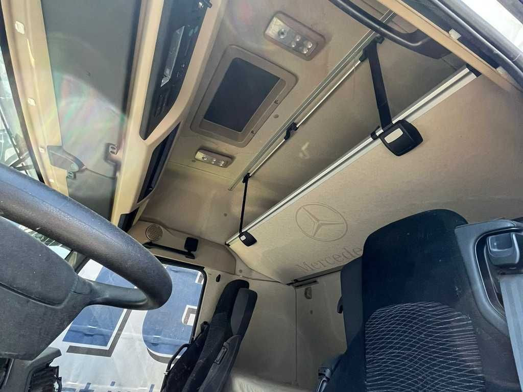 Valníkový/ Plošinový nákladný automobil Mercedes-Benz Actros 2542, 6X2
