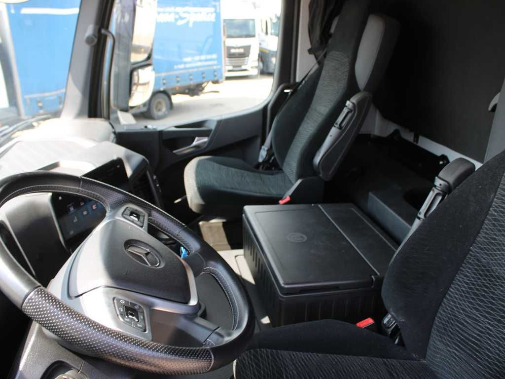 Valníkový/ Plošinový nákladný automobil Mercedes-Benz Arocs 2542, 6X2, EURO 6, CAMERA, PALFINGER PK 24