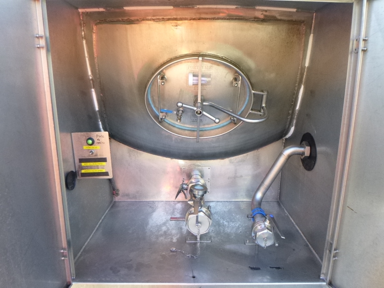 Cisternový náves na prepravu potraviny Clayton Food tank inox 30 m3 / 1 comp: obrázok 10