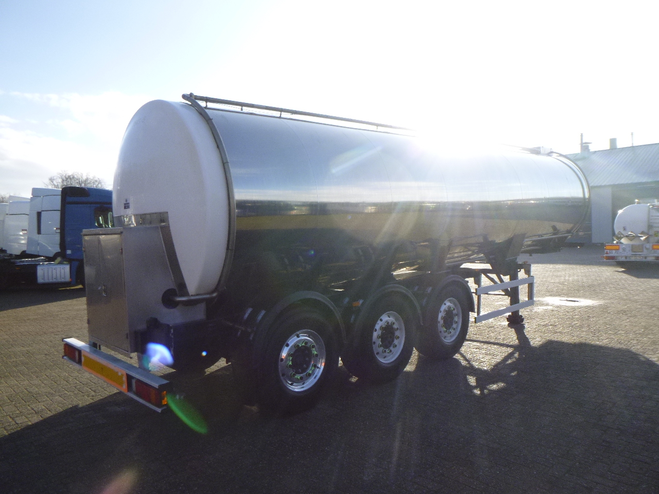 Cisternový náves na prepravu potraviny Clayton Food tank inox 30 m3 / 1 comp: obrázok 4