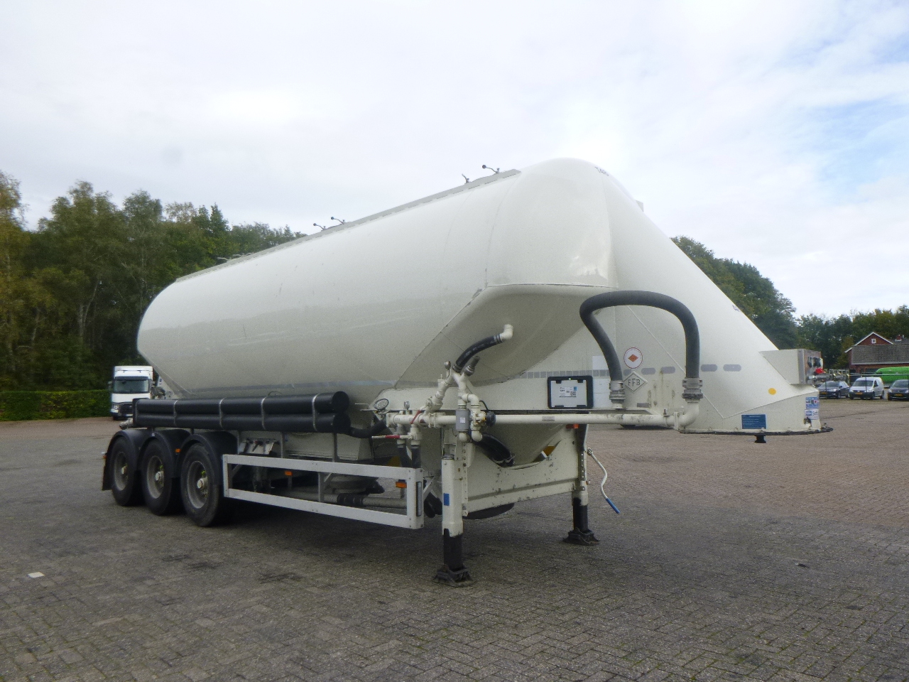 Cisternový náves na prepravu múky Feldbinder Powder tank alu 40 m3 / 1 comp: obrázok 2