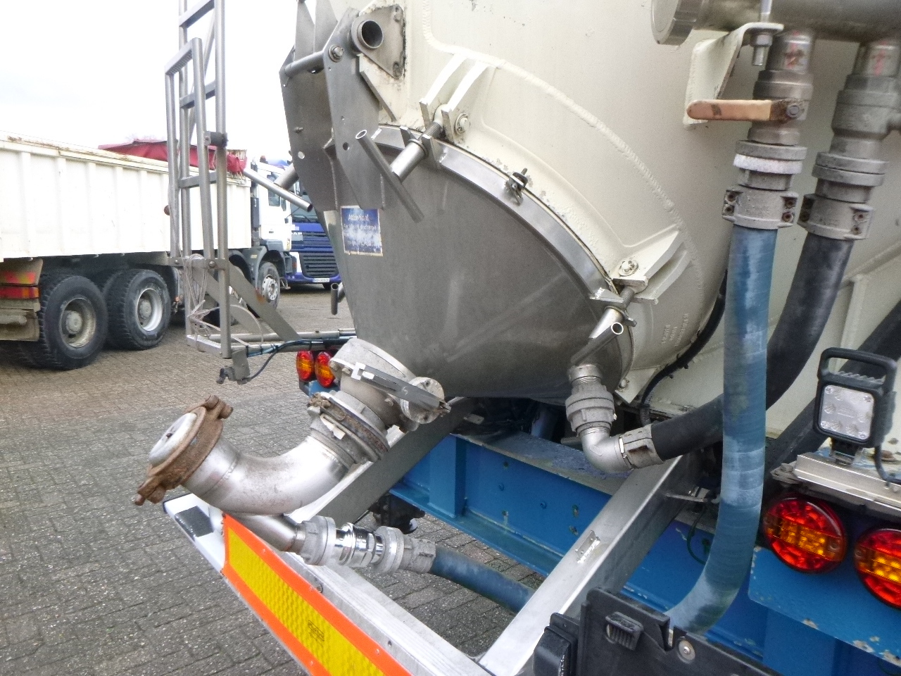 Cisternový náves na prepravu múky Feldbinder Powder tank alu 60 m3 (tipping): obrázok 13